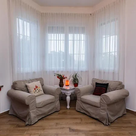 Suzy By Interhome Rudine (Kastela)
